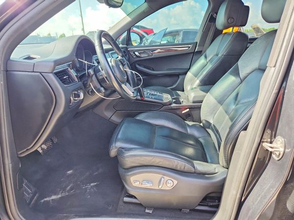 2017 PORSCHE MACAN