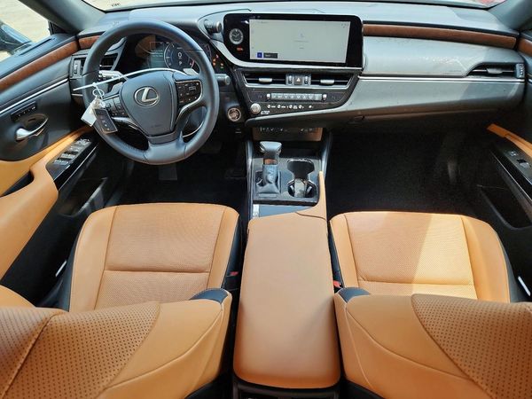 2024 LEXUS ES 350