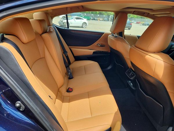 2024 LEXUS ES 350