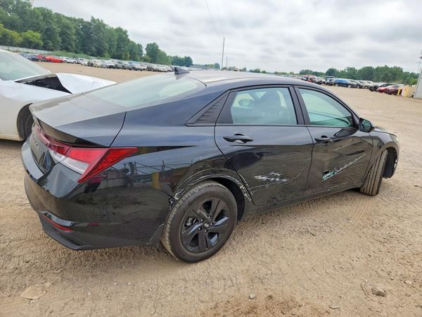2022 HYUNDAI ELANTRA SEL w/ Convenience Pkg
