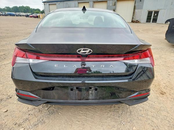2022 HYUNDAI ELANTRA SEL w/ Convenience Pkg