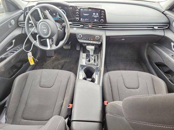 2022 HYUNDAI ELANTRA SEL w/ Convenience Pkg