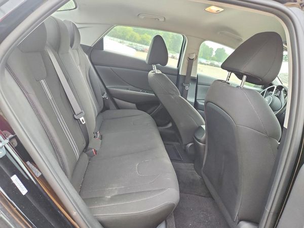 2022 HYUNDAI ELANTRA SEL w/ Convenience Pkg