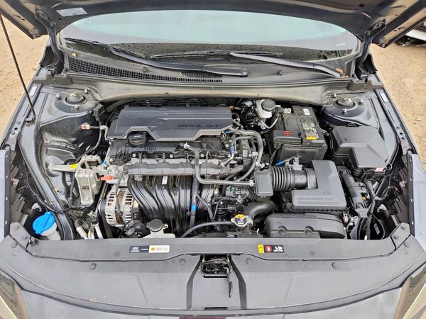 2022 HYUNDAI ELANTRA SEL w/ Convenience Pkg