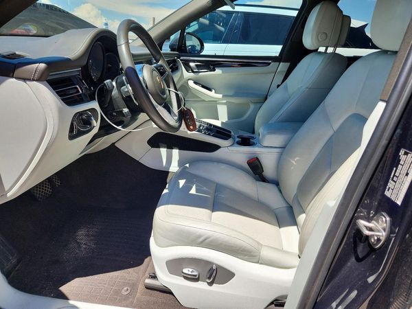 2021 PORSCHE MACAN Base