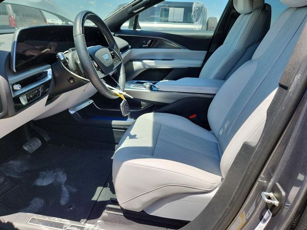 2023 CADILLAC LYRIQ Luxury 1SE