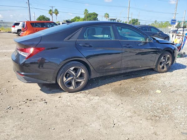 2023 HYUNDAI ELANTRA SEL w/Convenience Pkg