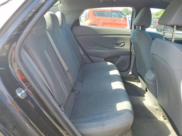 2023 HYUNDAI ELANTRA SEL w/Convenience Pkg
