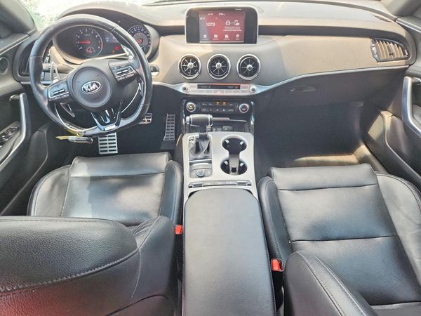 2018 KIA STINGER