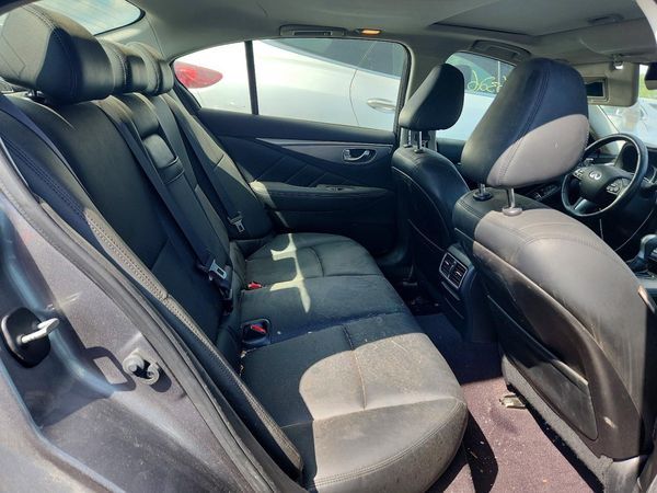 2015 INFINITI Q50