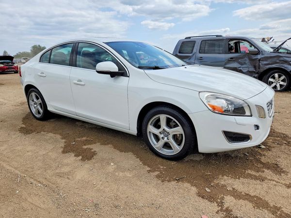 2013 VOLVO S60