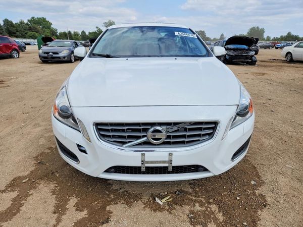 2013 VOLVO S60