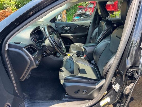 2019 JEEP CHEROKEE LATITUDE PLUS 4X4