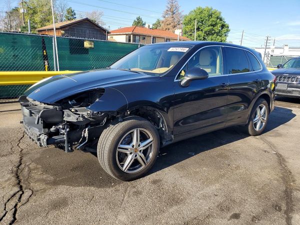 2016 PORSCHE CAYENNE