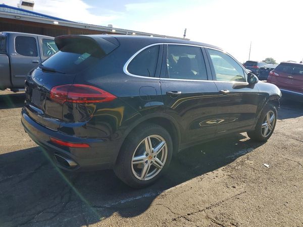 2016 PORSCHE CAYENNE