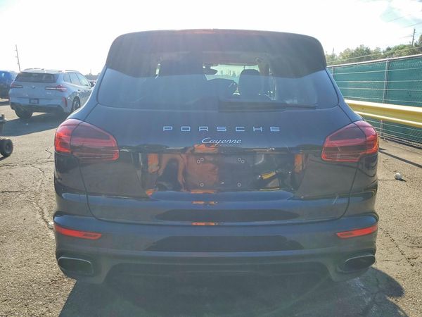 2016 PORSCHE CAYENNE