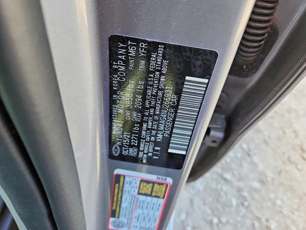 2022 HYUNDAI ELANTRA SEL