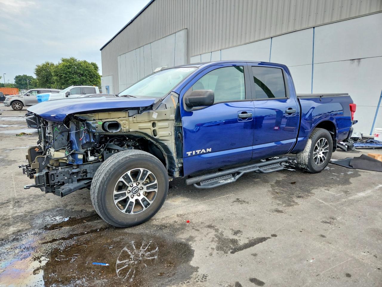 2024 NISSAN TITAN Crew Cab