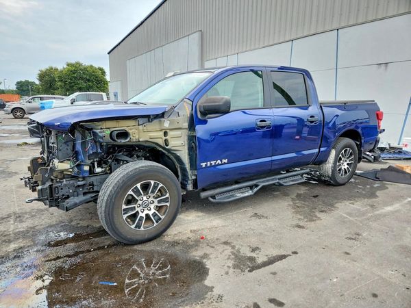 2024 NISSAN TITAN Crew Cab