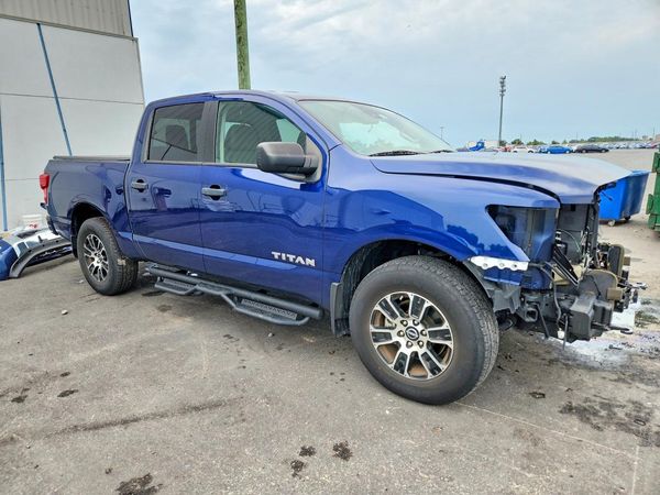 2024 NISSAN TITAN Crew Cab