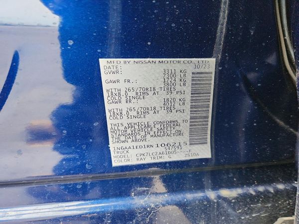 2024 NISSAN TITAN Crew Cab