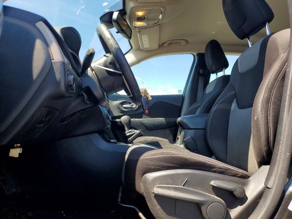 2015 JEEP CHEROKEE SPORT 4X4