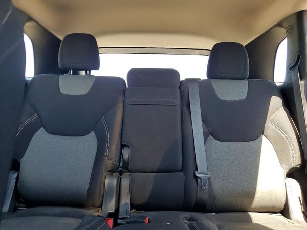 2015 JEEP CHEROKEE SPORT 4X4