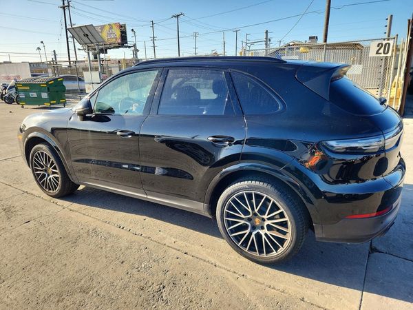 2021 PORSCHE CAYENNE S
