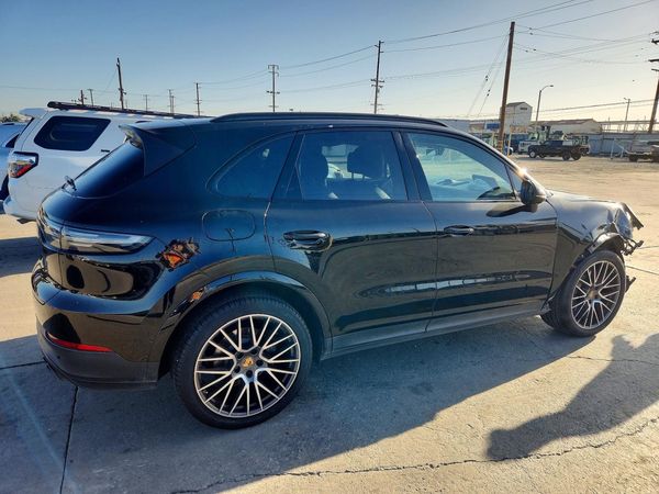 2021 PORSCHE CAYENNE S