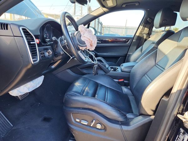 2021 PORSCHE CAYENNE S
