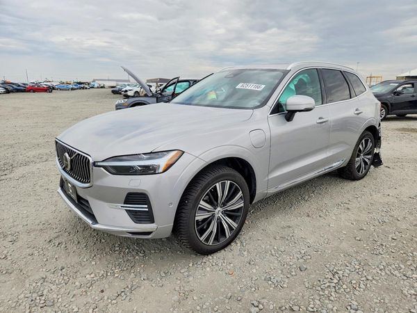 2023 VOLVO XC60 Plus Bright