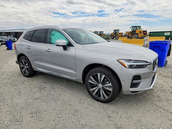 2023 VOLVO XC60 Plus Bright
