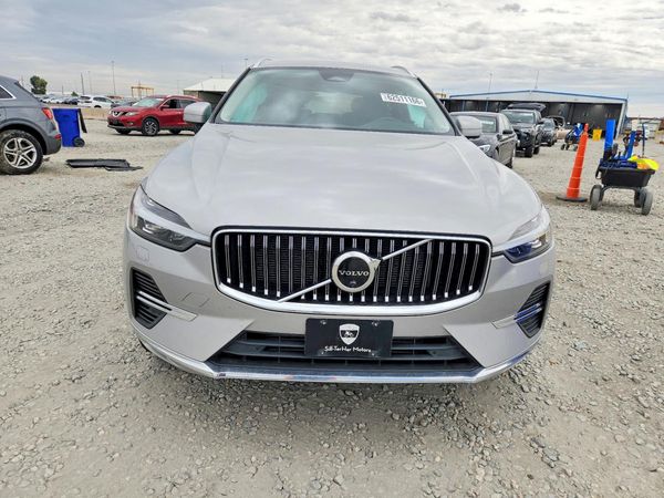 2023 VOLVO XC60 Plus Bright
