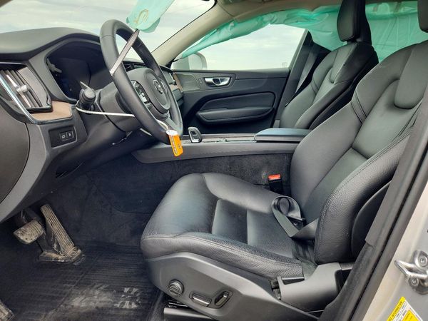 2023 VOLVO XC60 Plus Bright