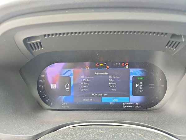 2023 VOLVO XC60 Plus Bright