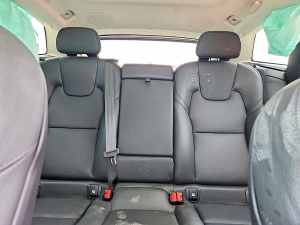 2023 VOLVO XC60 Plus Bright