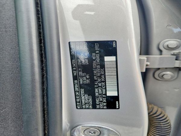 2023 VOLVO XC60 Plus Bright