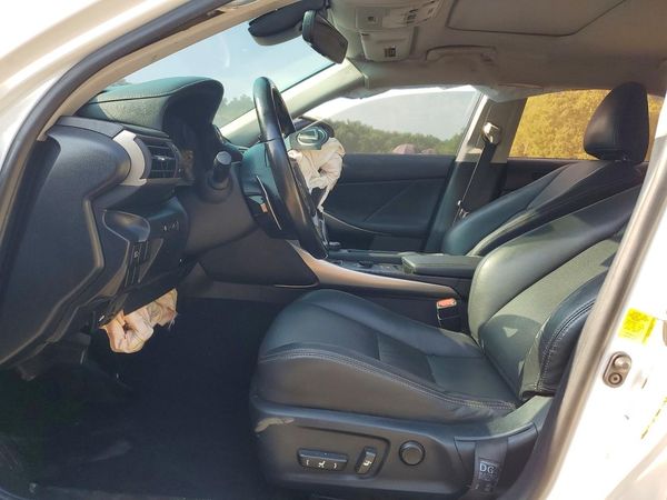 2017 LEXUS IS