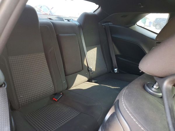 2015 DODGE CHALLENGER SXT