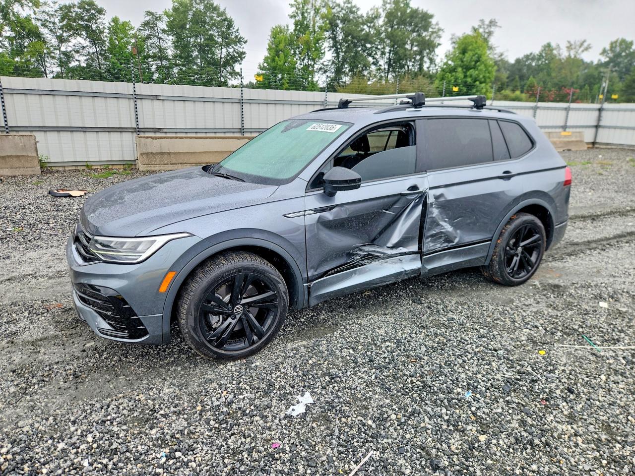 2023 VOLKSWAGEN TIGUAN SE R-Line Black