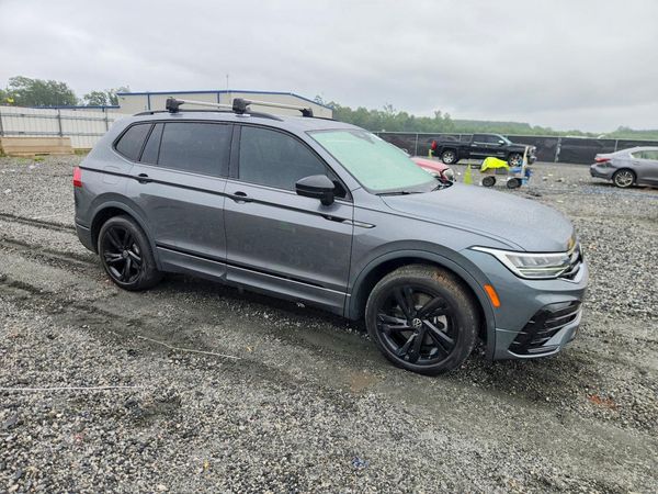 2023 VOLKSWAGEN TIGUAN SE R-Line Black