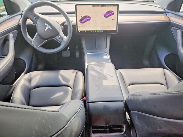 2024 TESLA MODEL Y