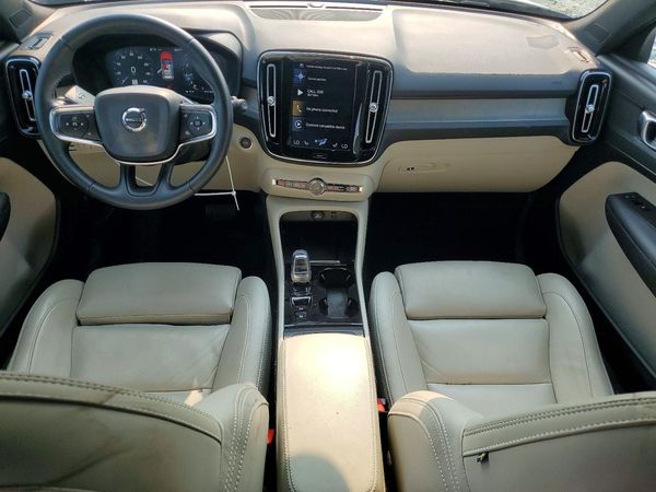 2019 VOLVO XC40 Inscription