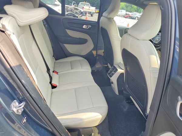 2019 VOLVO XC40 Inscription
