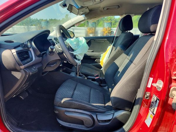 2018 KIA RIO 5-DOOR LX, S