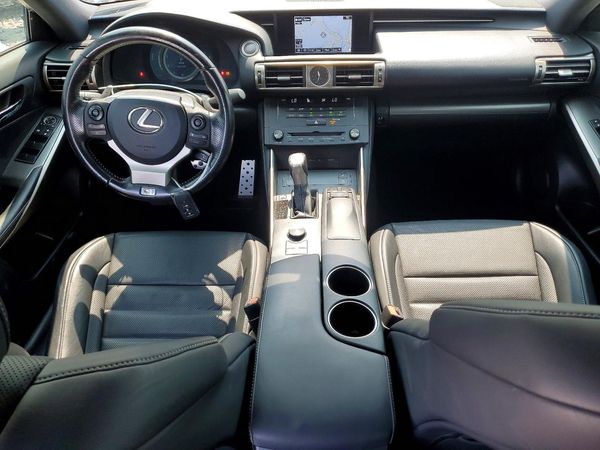 2016 LEXUS IS 200t