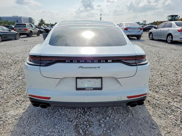 2021 PORSCHE PANAMERA 4 E-Hybrid