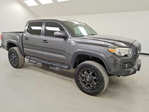 2017 TOYOTA TACOMA