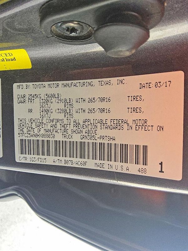 2017 TOYOTA TACOMA