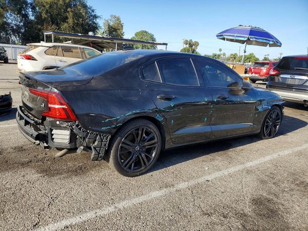 2024 VOLVO S60 Plus Black Edition